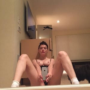 Rose McGowan Nude Celeb Pic sexy 010 
