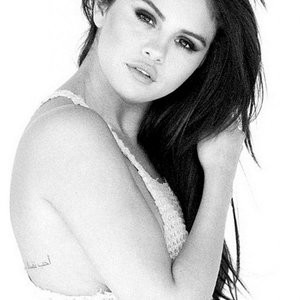 Selena Gomez Real Celebrity Nude sexy 002 