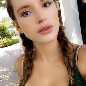 Bella Thorne Real Celebrity Nude sexy 002 