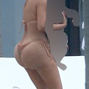 Kim Kardashian Nude Celebrity Picture sexy 002 