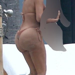 Kim Kardashian Celebrity Nude Pic sexy 007 