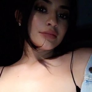 Kylie Jenner Famous Nude sexy 003 