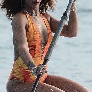 Rihanna Free Nude Celeb sexy 003 