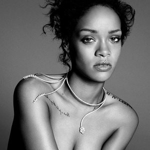 Rihanna Celebrity Nude Pic sexy 004 