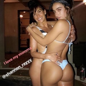 Sommer Ray Naked Celebrity Pic sexy 009 