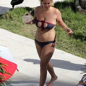 Sonia Bruganelli Nude Celeb Pic sexy 021 