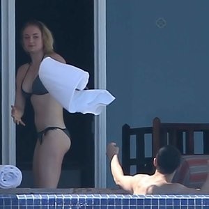 Sophie Turner Real Celebrity Nude sexy 021 