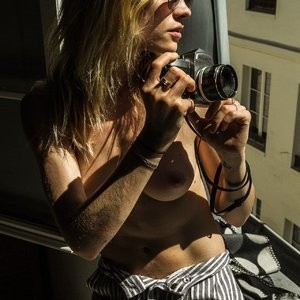 Eva Biechy Celebrity Nude Pic sexy 005 