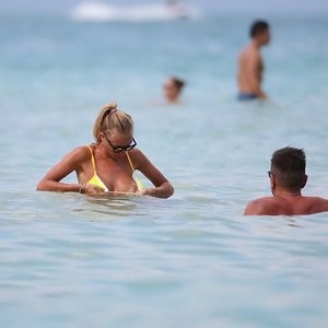 Laura Cremaschi Celeb Nude sexy 007 