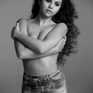 Selena Gomez Hot Naked Celeb sexy 001 