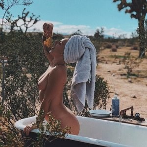 Xoe Zahara Naked Celebrity Pic sexy 023 